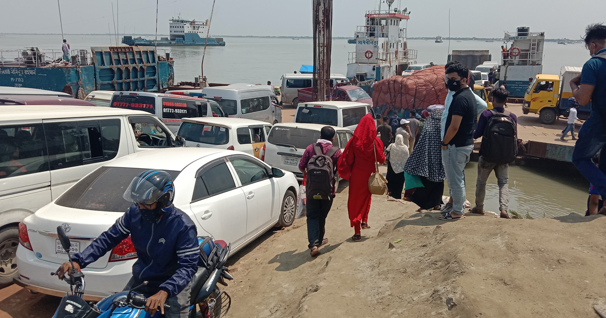 পাটুরিয়ায় যানবাহনের চাপ