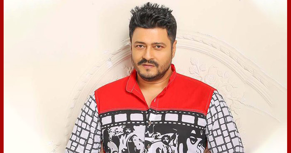 পূজামণ্ডপে গিয়ে স্মৃতিকাতর হলেন ফেরদৌস