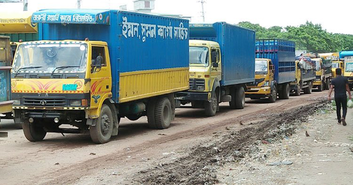 পাটুরিয়ায় পারাপারের অপেক্ষায় ৪ শতাধিক ট্রাক