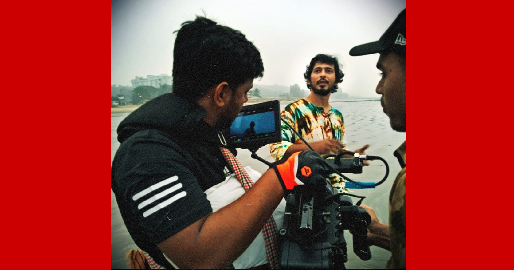 ’আধখানা ভালো ছেলে আধা মস্তান‘-এর চিত্রধারণ ছিল স্টুডিও লাইট ছাড়াই