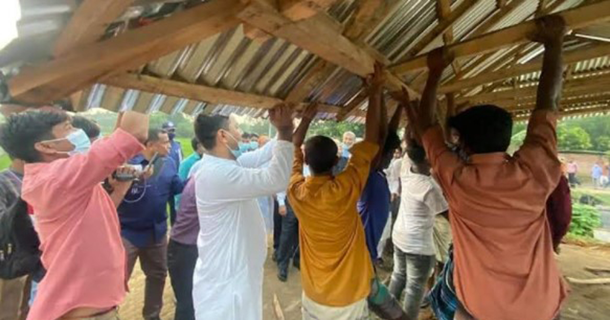 ঘুরে দাঁড়ানোর চেষ্টা করছেন মাঝিপাড়ার ক্ষতিগ্রস্তরা