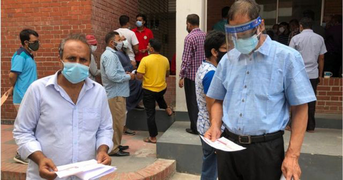 টিকার এসএমএসের জন্য ধৈর্য ধরুন : স্বাস্থ্য অধিদফতর