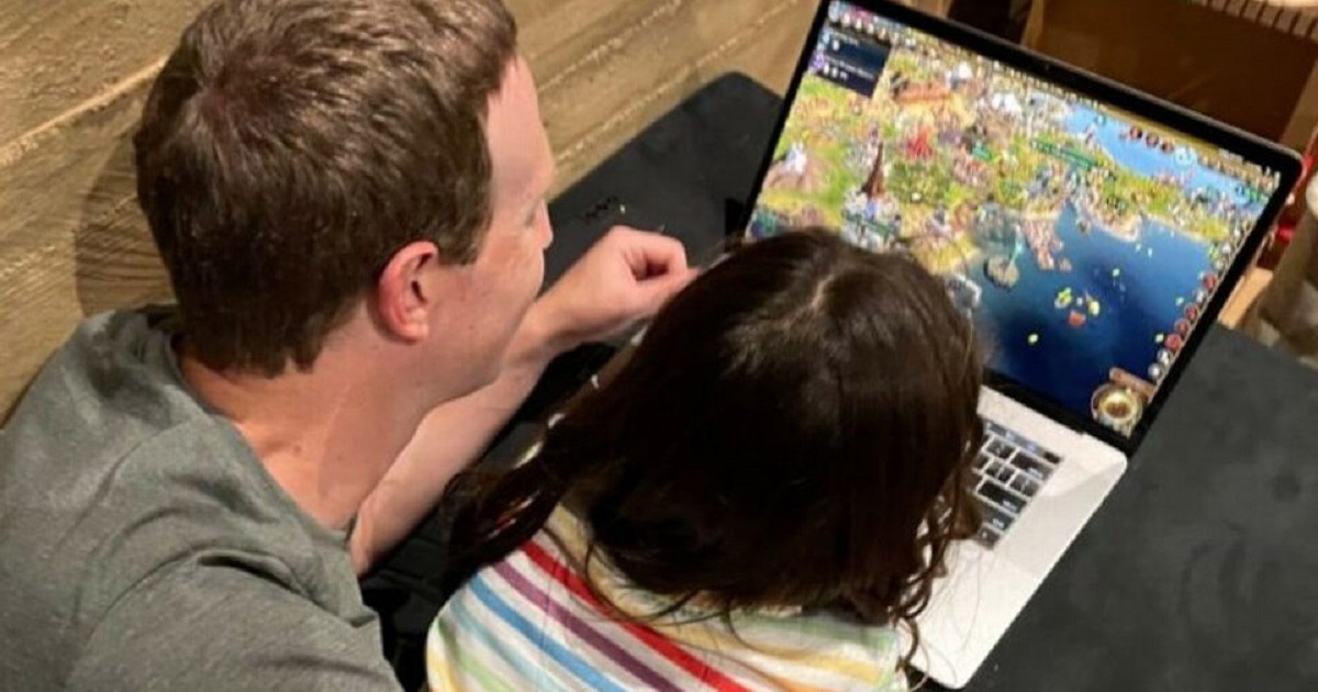 জাকারবার্গ তিন বছরের মেয়েকে কোডিং শেখান