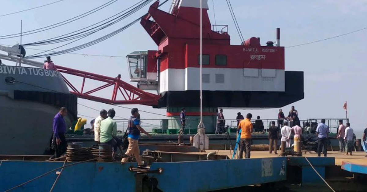 পাটুরিয়ায় ফেরি উদ্ধারে পৌঁছেছে রুস্তম