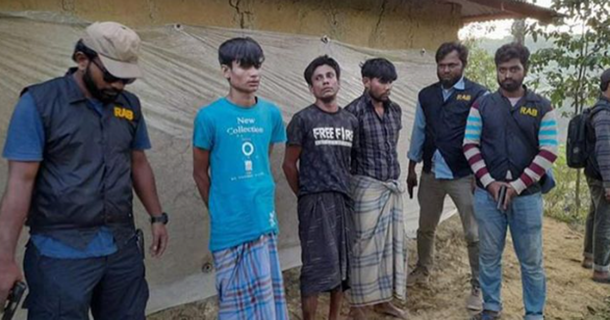 উখিয়ায় অস্ত্রসহ ৩ রোহিঙ্গা আটক