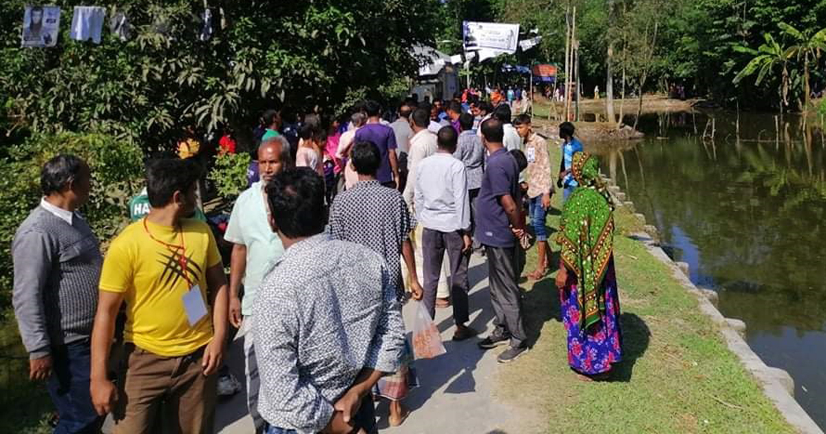 জাল ভোট দিতে এসে আটক ২