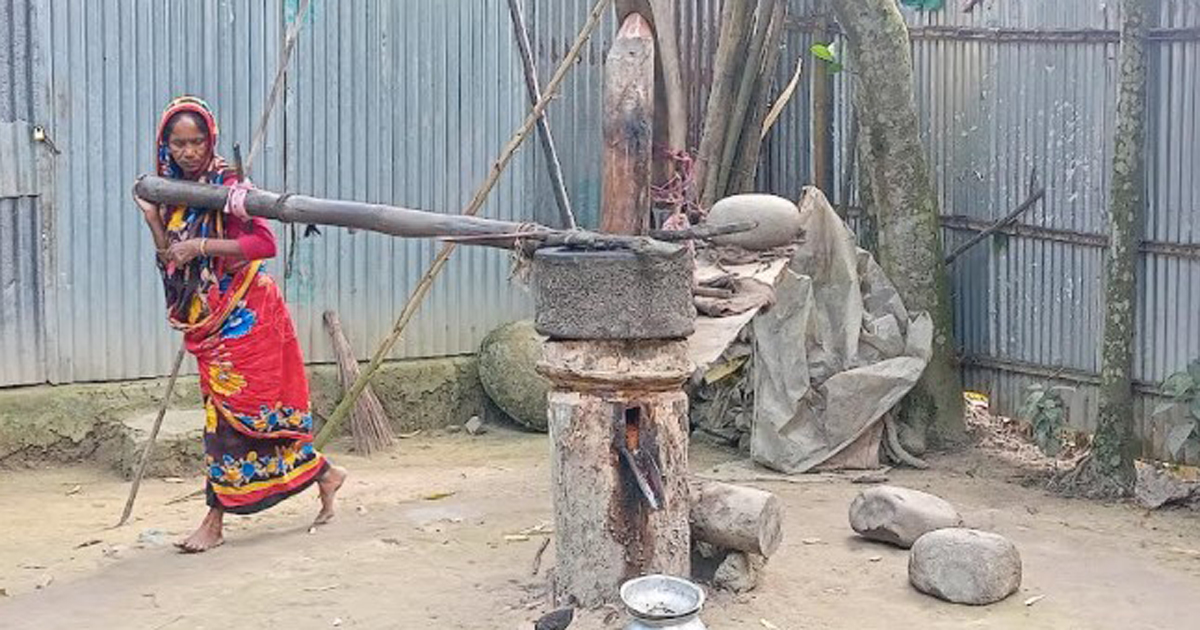 চল্লিশ বছর ধরে ঘানিতেই আটকা সুফিয়ার জীবন!