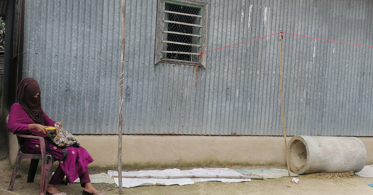 ৮ মাস ঘর-সংসার, বিয়ের দাবিতে কলেজছাত্রীর অনশন