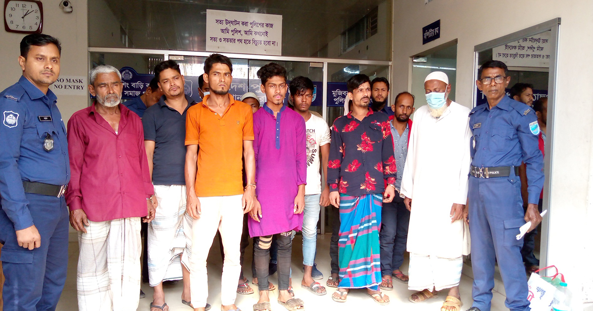 মাধবদীতে পুলিশের বিশেষ অভিযানে গ্রেফতার ১৩