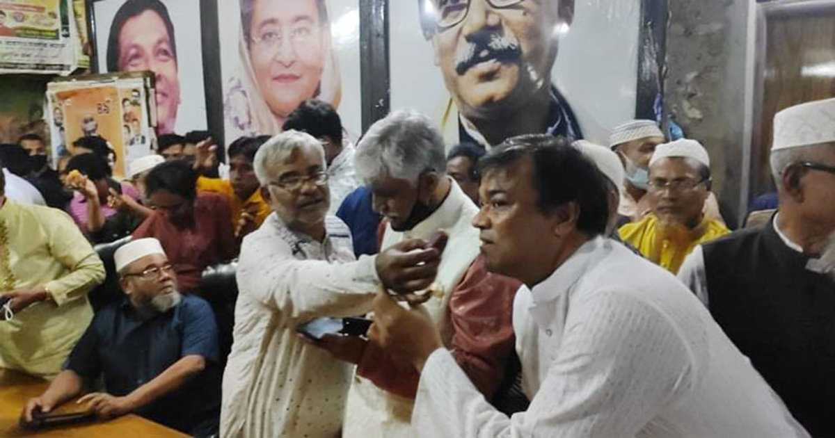 মেয়র জাহাঙ্গীরের বহিষ্কারে গাজীপুরে আনন্দ মিছিল ও মিষ্টি বিতরণ