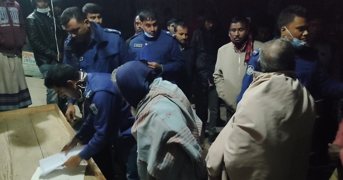 সিরাজগঞ্জে আ.লীগের নির্বাচনী অফিসে ককটেল বিস্ফোরণ