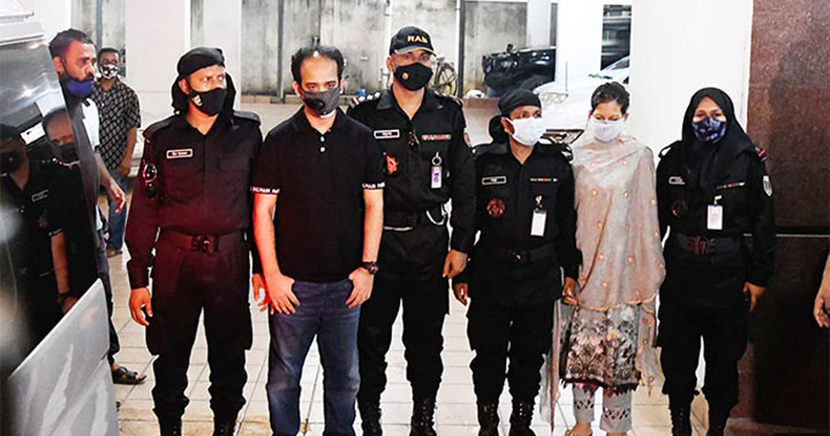 রাসেল ও তার স্ত্রীকে ইভ্যালির লকারের পাসওয়ার্ড দেয়ার নির্দেশ