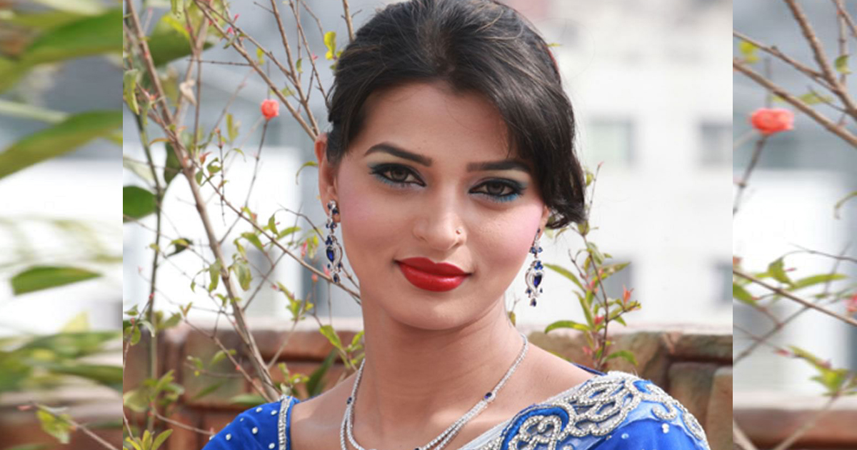 এবার রাজনীতিতে আসছেন চিত্রনায়িকা বর্ষা!