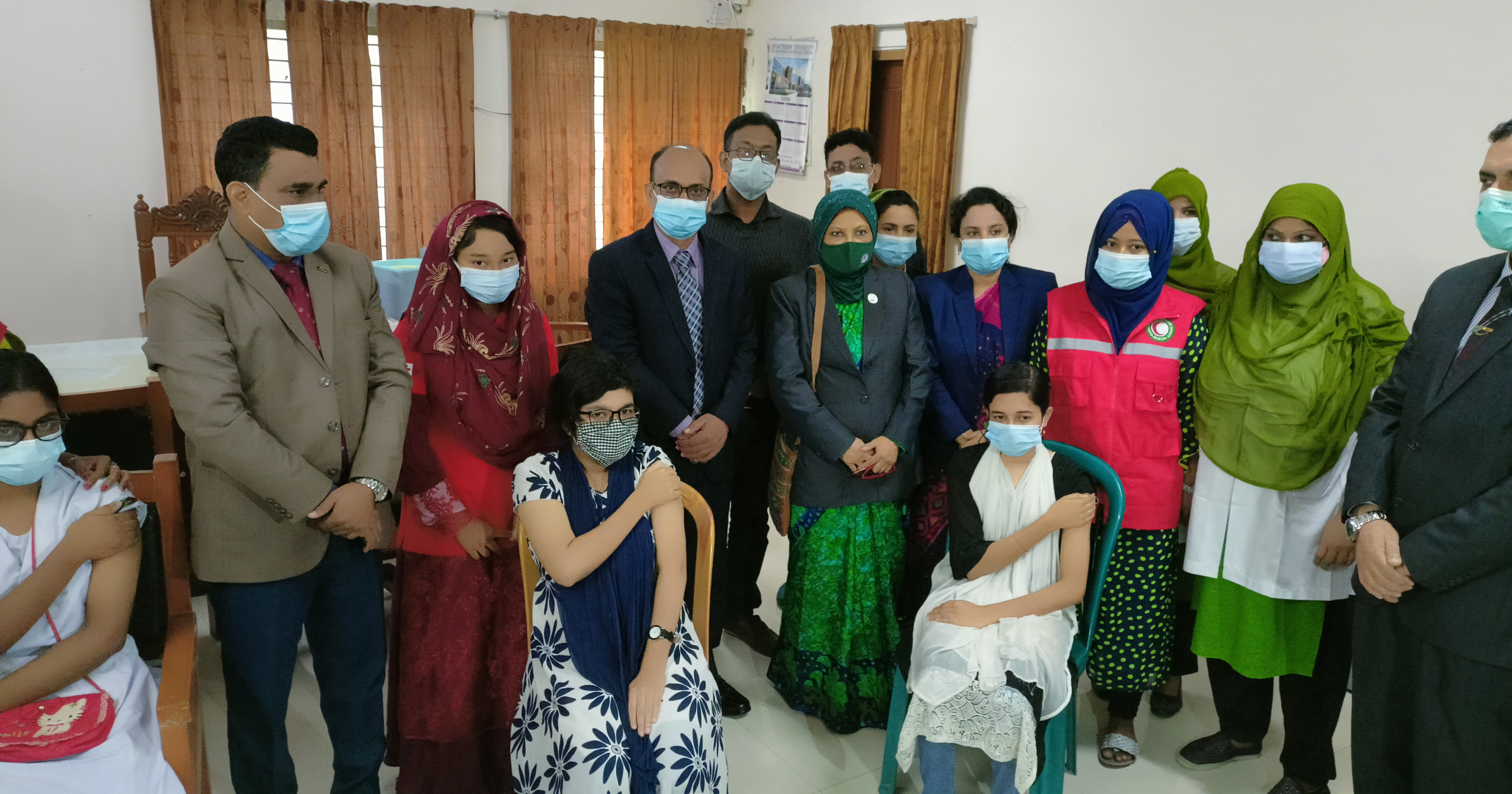 মাগুরায় এইচএসসি পরীক্ষার্থীদের টিকাদান শুরু