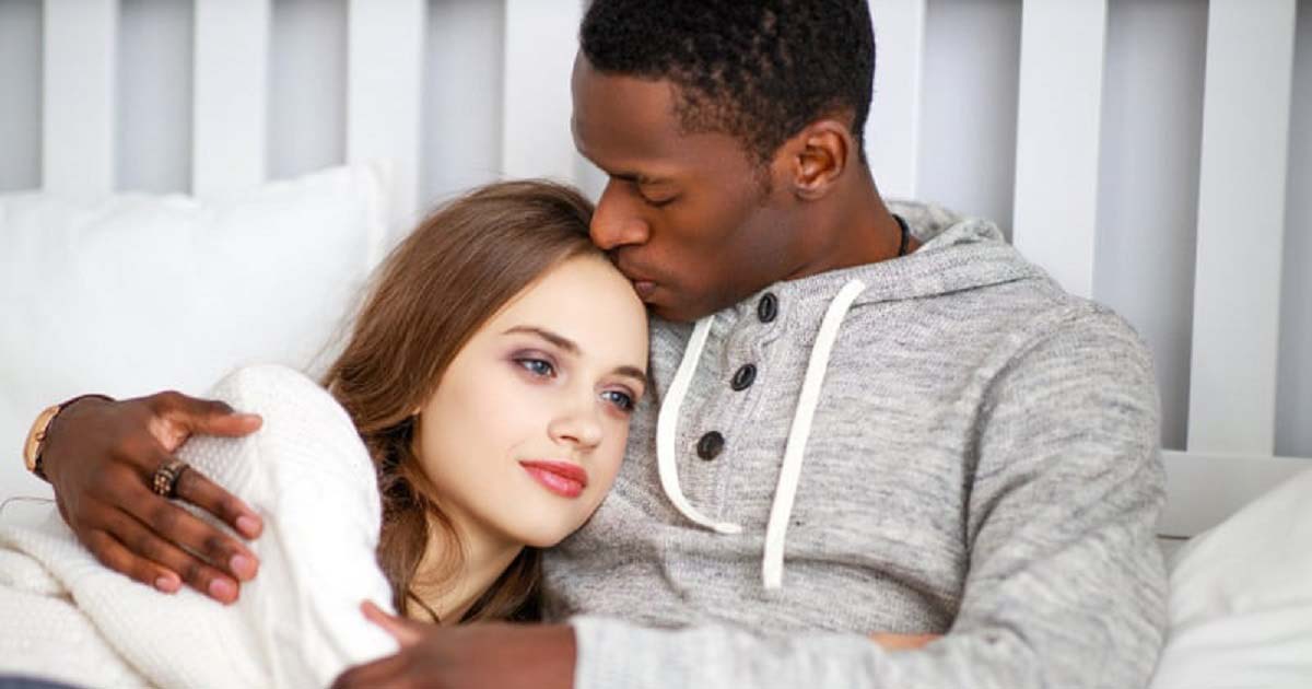 শারীরিক মিলনে কমতে পারে মাথাব্যথা