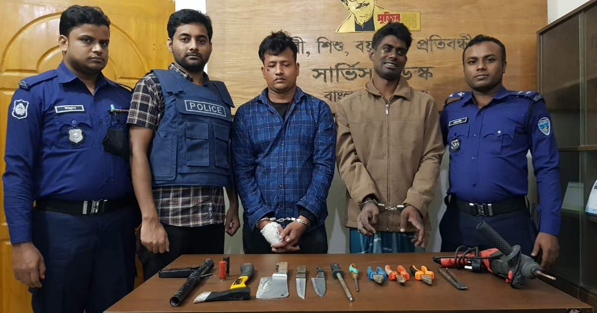 নোয়াখালীর চাটখিলে অস্ত্র-গুলিসহ গ্রেফতার ২