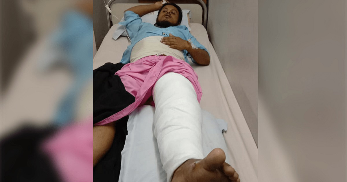 ভাড়া নিয়ে তর্ক : বাস থেকে শিক্ষককে ঠেলে ফেললো হেলপার