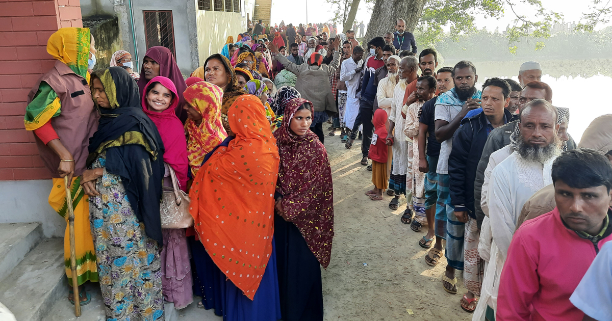 সিরাজগঞ্জে ১৯ ইউনিয়নে ভোটগ্রহণ শুরু