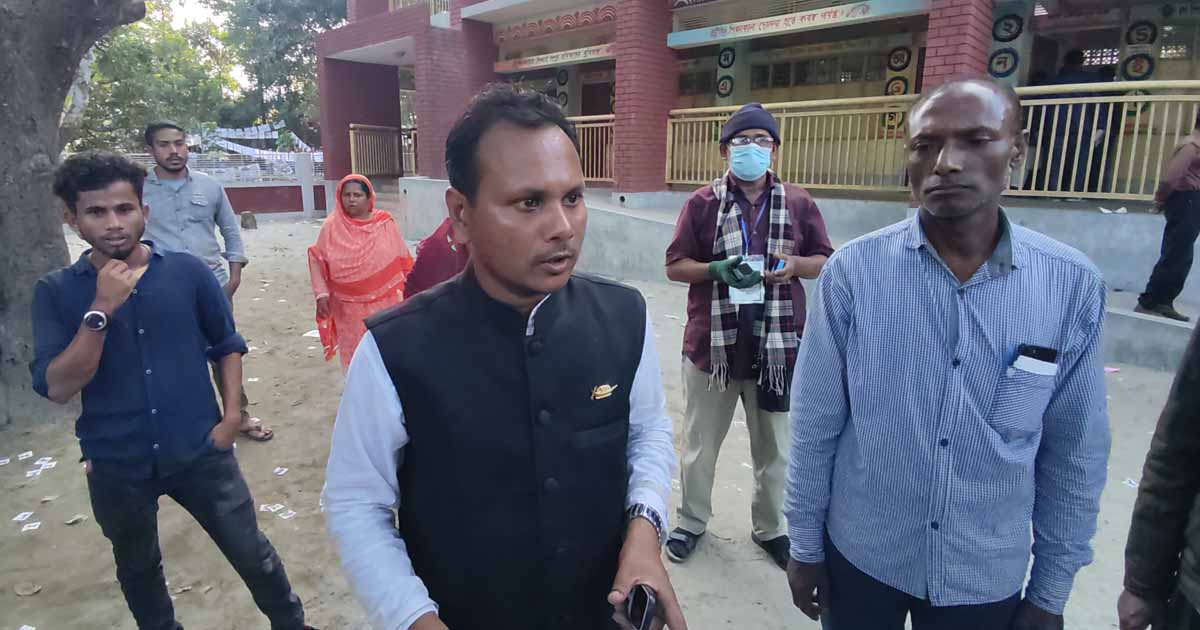 ভোট বর্জন করেও জয়ী হলেন নৌকার প্রার্থী