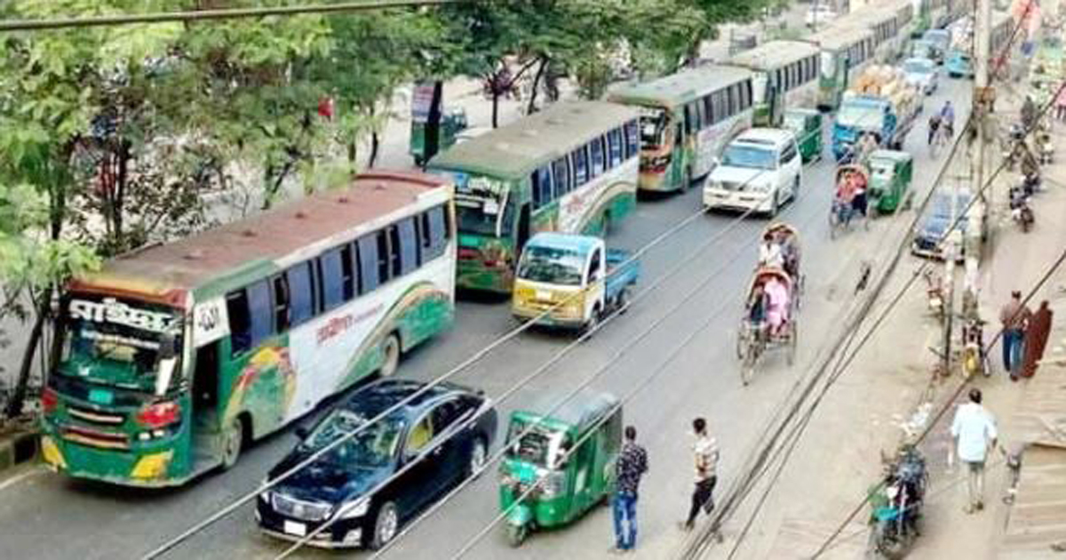 ছাত্রীকে ধাক্কা : রাইদার বাস আটকালেন শিক্ষার্থীরা