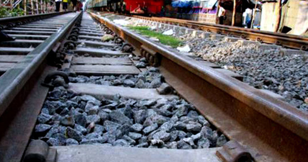 সিরাজগঞ্জে ট্রেনে কাটা পড়ে গৃহবধূর মৃত্যু