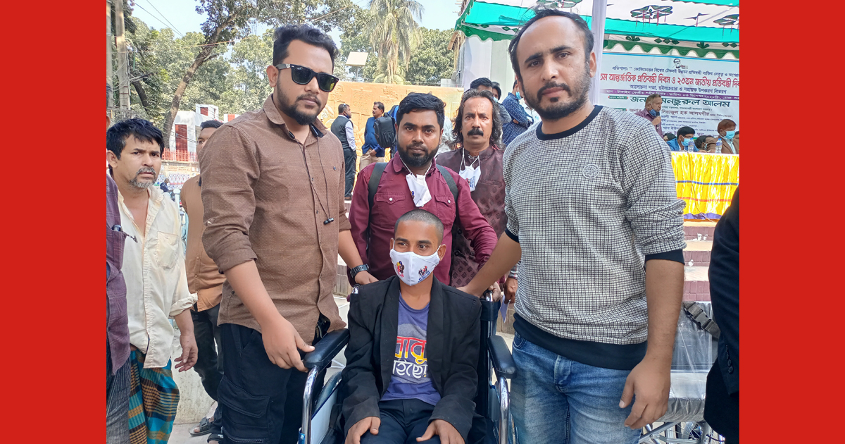 ‘অন্য কারও বোঝা হব না’