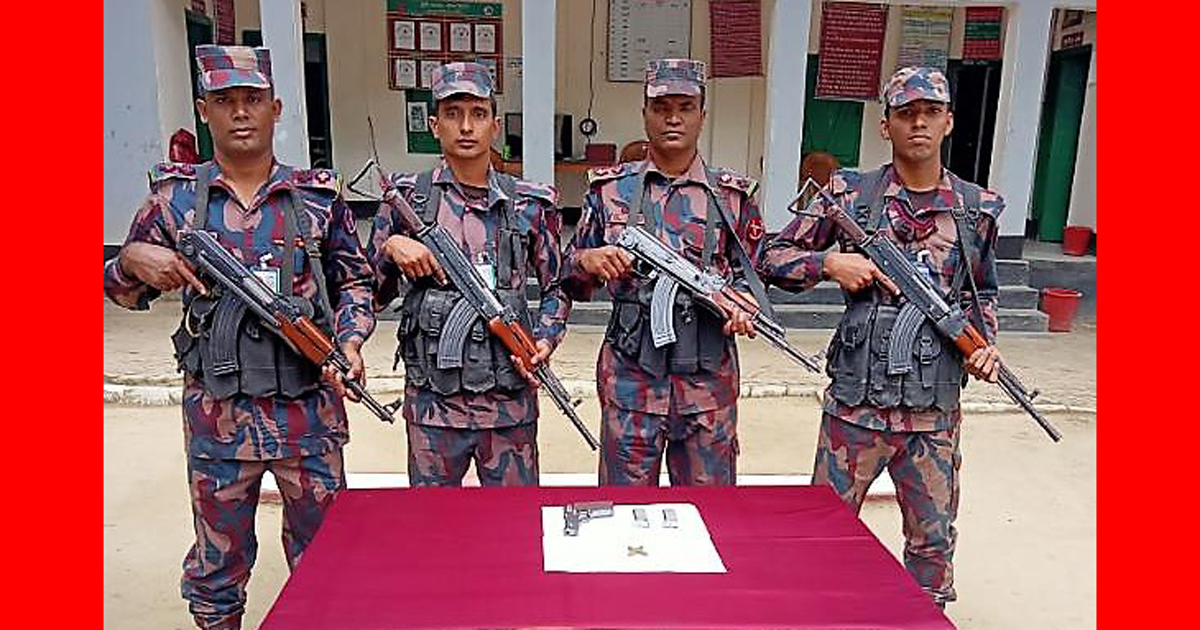 শিবগঞ্জ সীমান্তে পড়ে ছিল পিস্তল-ইয়াবা-ফেনসিডিল