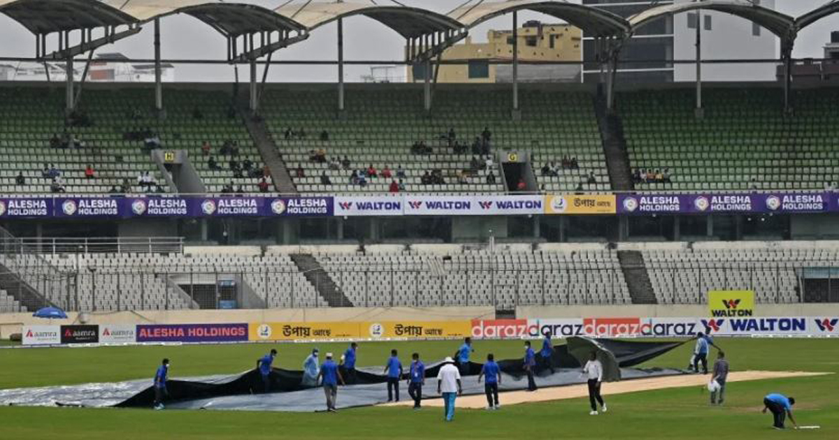 দ্বিতীয় দিনে খেলা হলো মাত্র ৬.২ ওভার