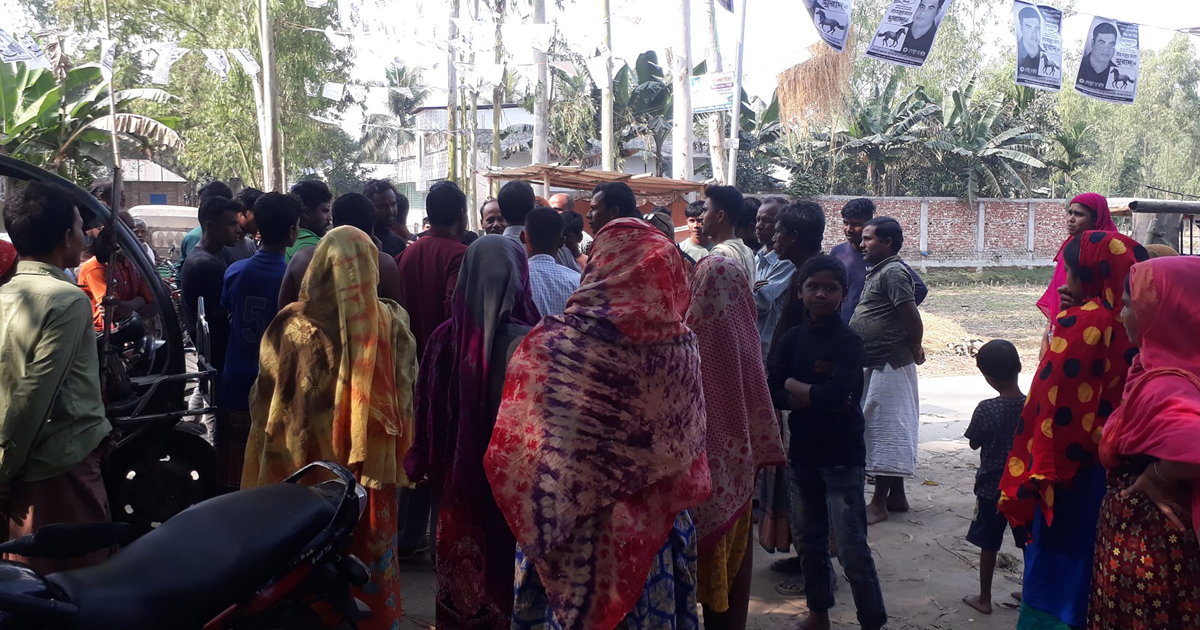 গোবিন্দগঞ্জে নির্বাচনী প্রতীক নৌকা চুরির অভিযোগ