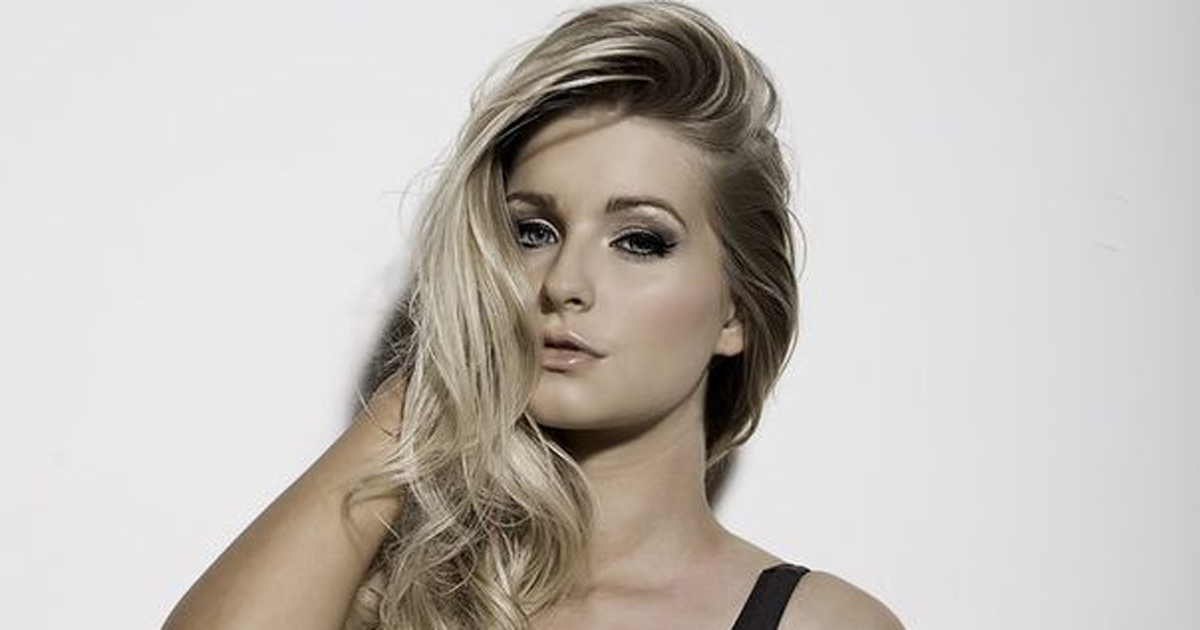 জেস ডেভিসের শত শত আপত্তিকর ছবি