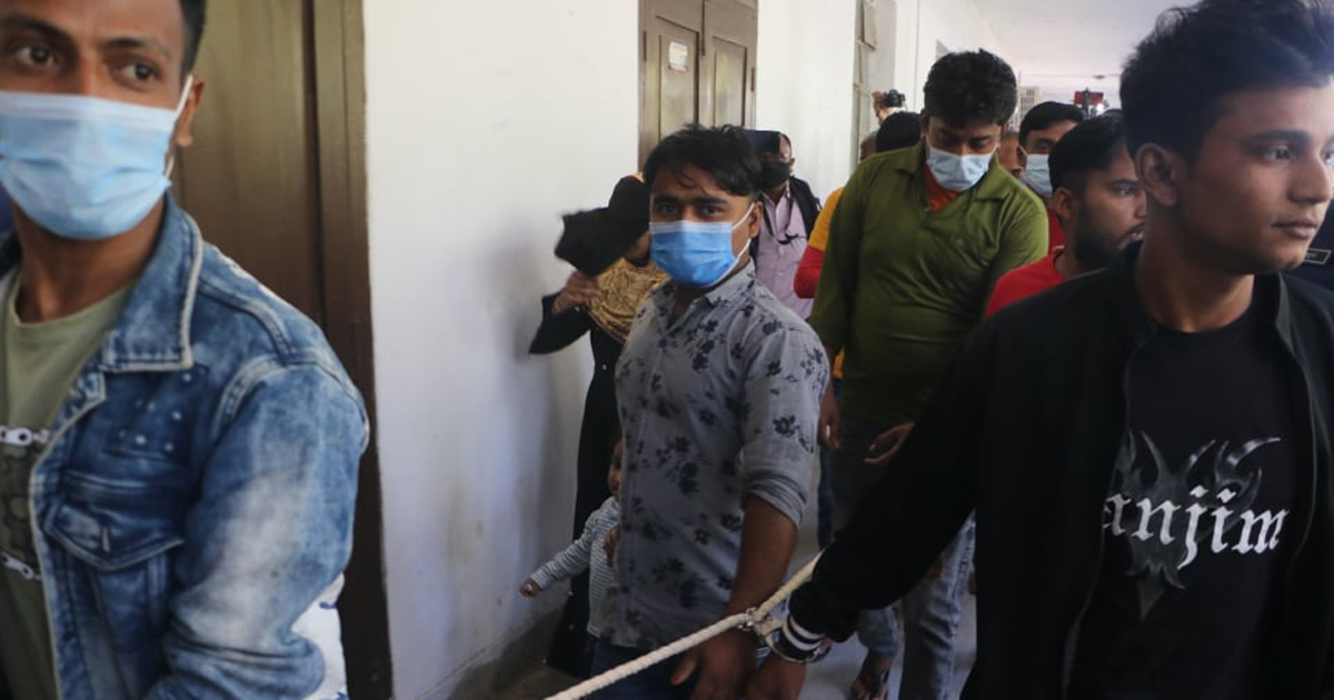 নারীকে বিবস্ত্র করে নির্যাতন, ১৩ আসামির ১০ বছর করে কারাদণ্ড