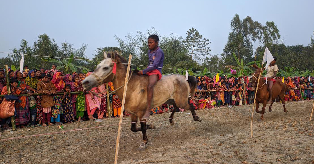 কুড়িগ্রামে শিশুদের ঘোড় দৌড় প্রতিযোগিতা