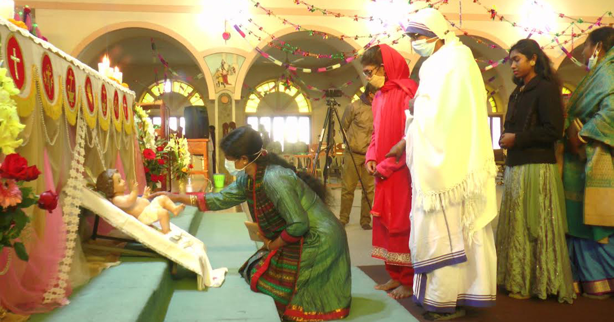 রাজশাহীতে স্বাস্থ্যবিধি মেনে বড়দিন উদযাপন