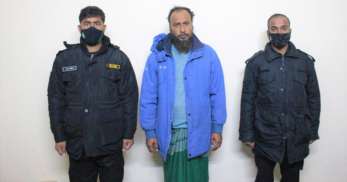 সিরাজগঞ্জে দেশীয় অস্ত্রসহ আটক ১