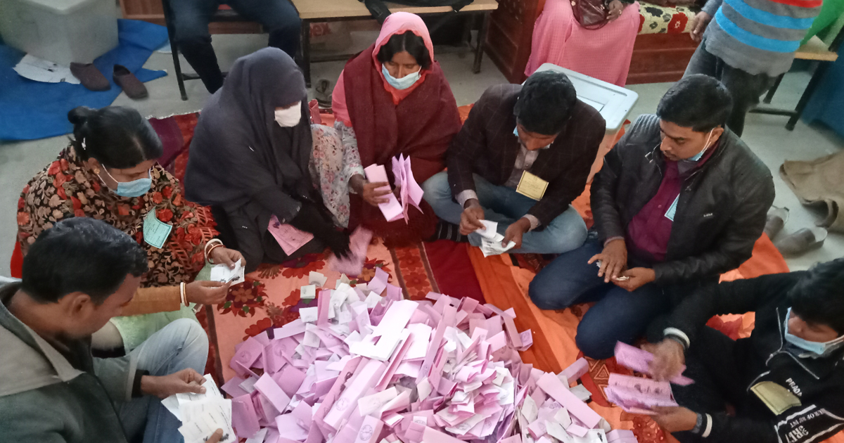 নাটোরে ভোটগ্রহণ শেষ, চলছে গণনা