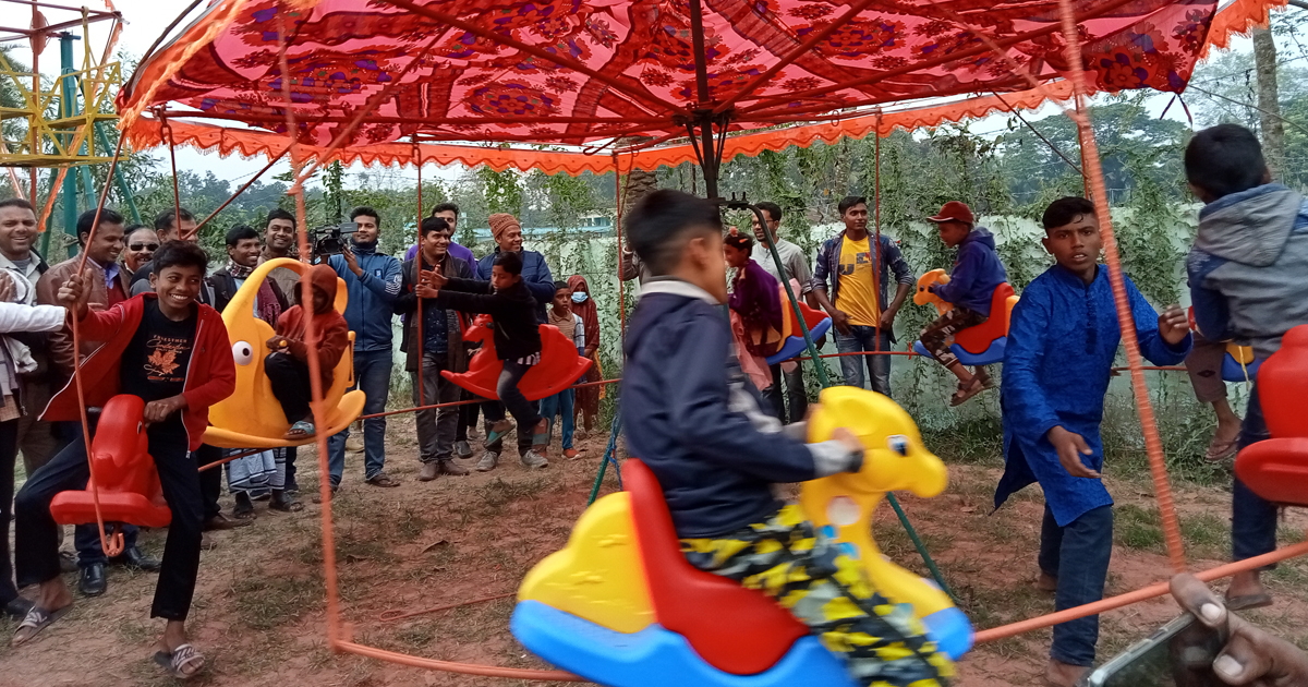 বড়াল নদীর পাড়ে ‘স্বপ্নরাজ্য’