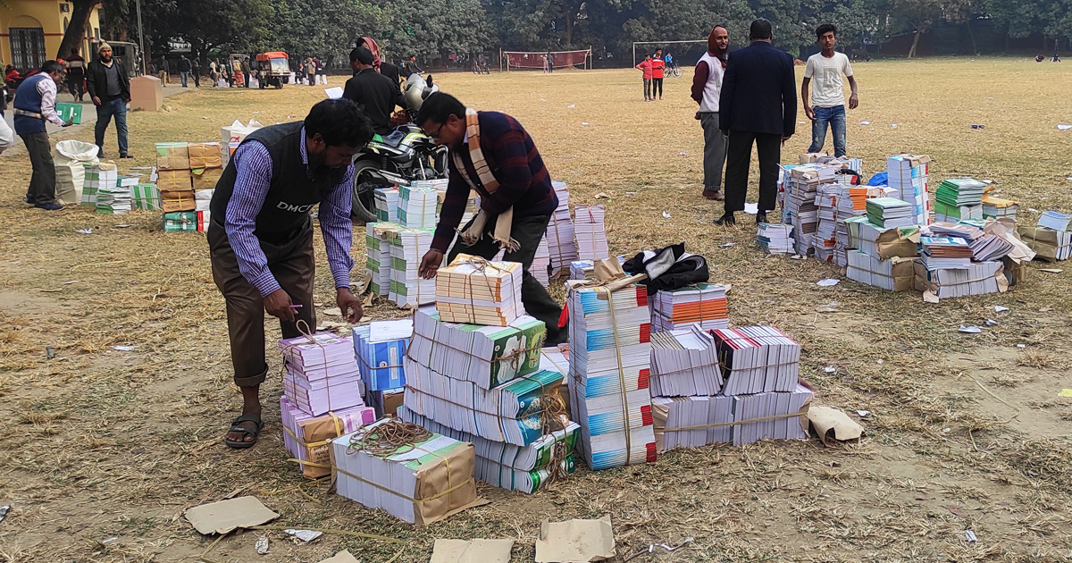 স্কুলে স্কুলে পাঠানো হচ্ছে নতুন বই