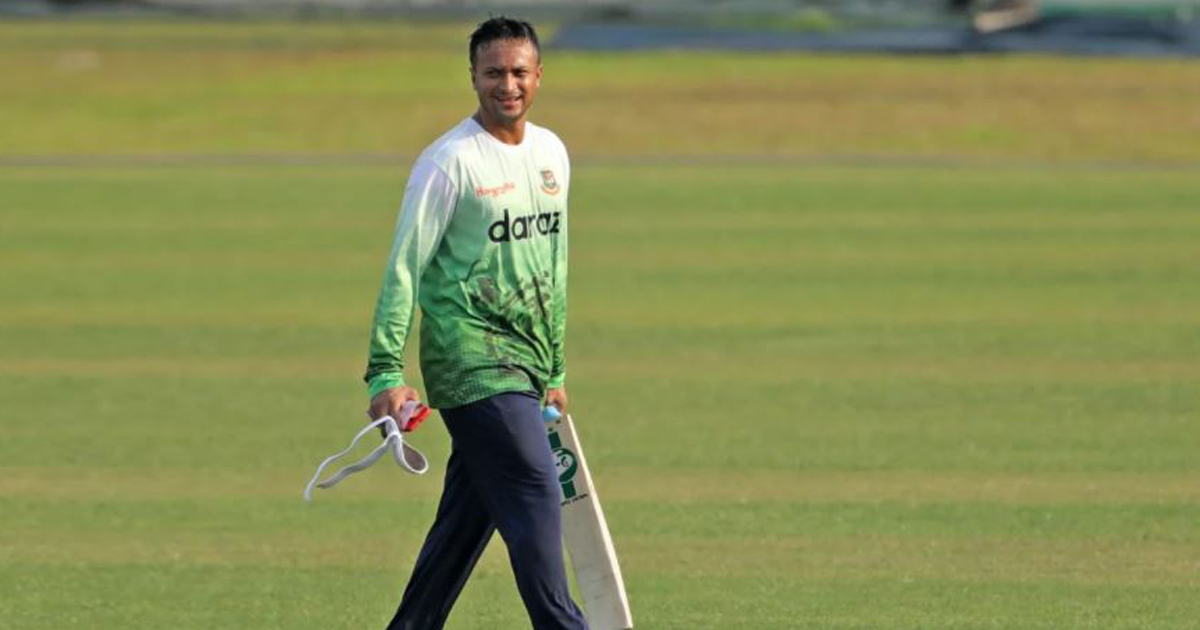 বিপিএল খেলতে দেশে ফিরলেন সাকিব