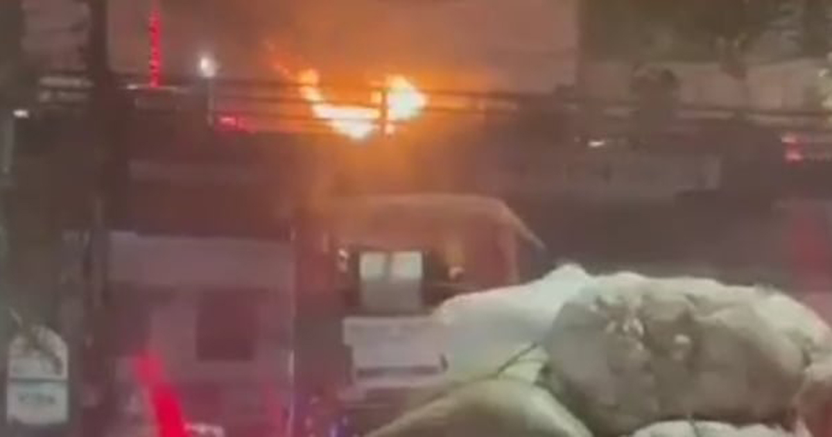 মহাখালীতে প্রাইভেটকারে আকস্মিক অগ্নিকাণ্ড