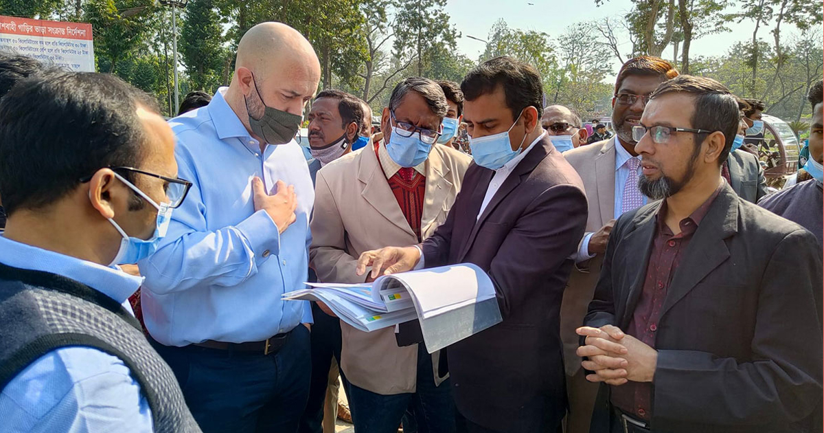 পাখি কলোনি পরিদর্শন করলেন মার্কিন দূতাবাসের কর্মকর্তা