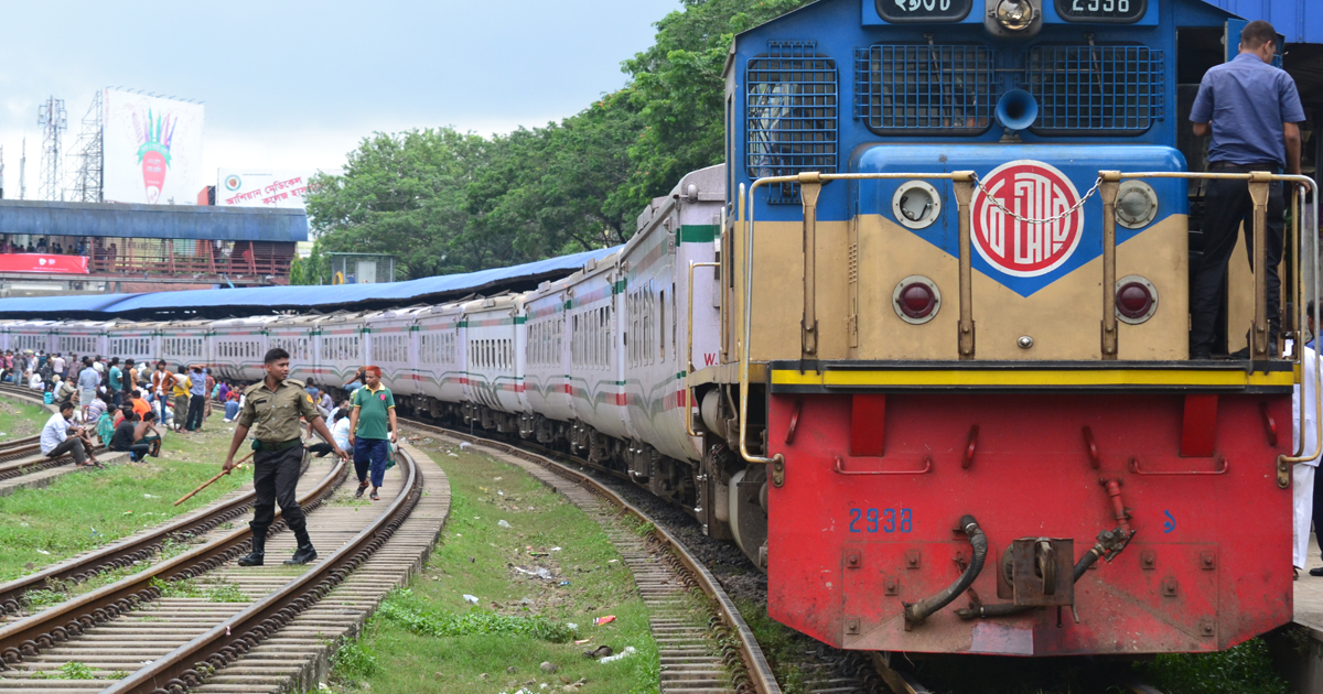 টাঙ্গাইলে ট্রেনে কাটা পড়ে ২ জনের মৃত্যু