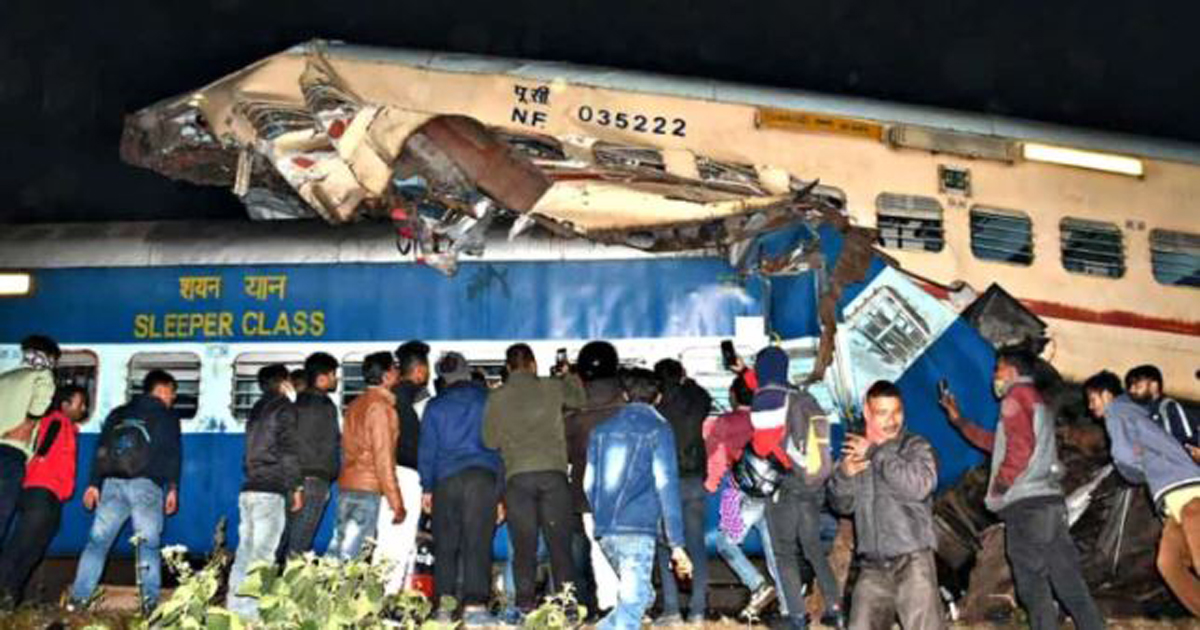 ভারতে ট্রেন দুর্ঘটনায় নিহতের সংখ্যা বেড়ে ৯