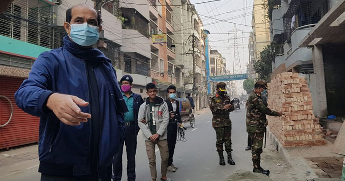 রামপুরায় আকস্মিক পরিদর্শনে মেয়র, অব্যবস্থাপনায় জরুরি পদক্ষেপ