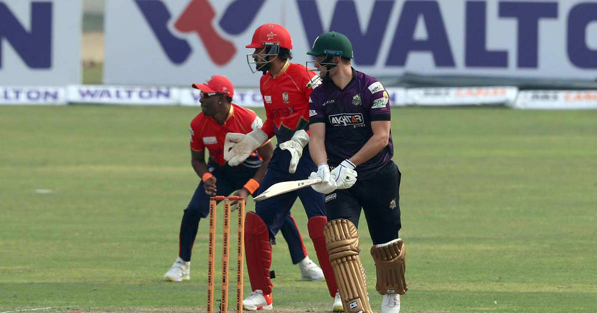 বরিশালকে ১২৬ রানের চ্যালেঞ্জ সাকিবদের