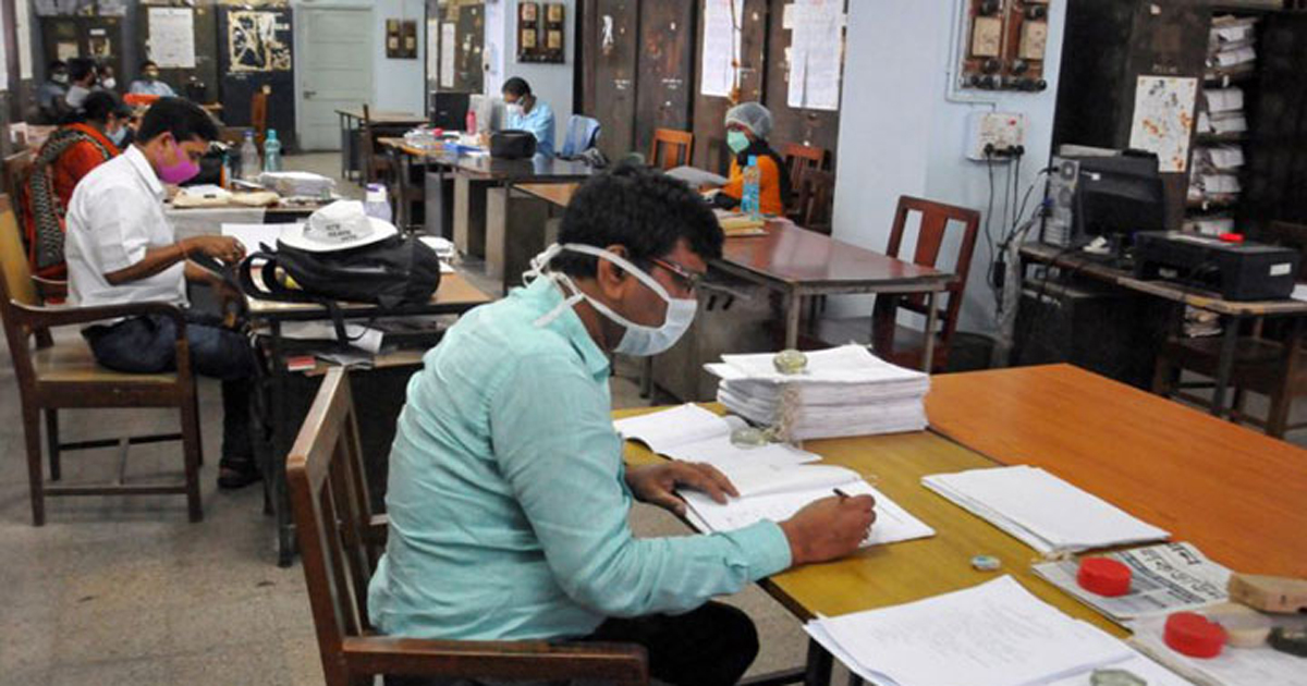 অর্ধেক জনবলে অফিস চালাতে প্রজ্ঞাপন