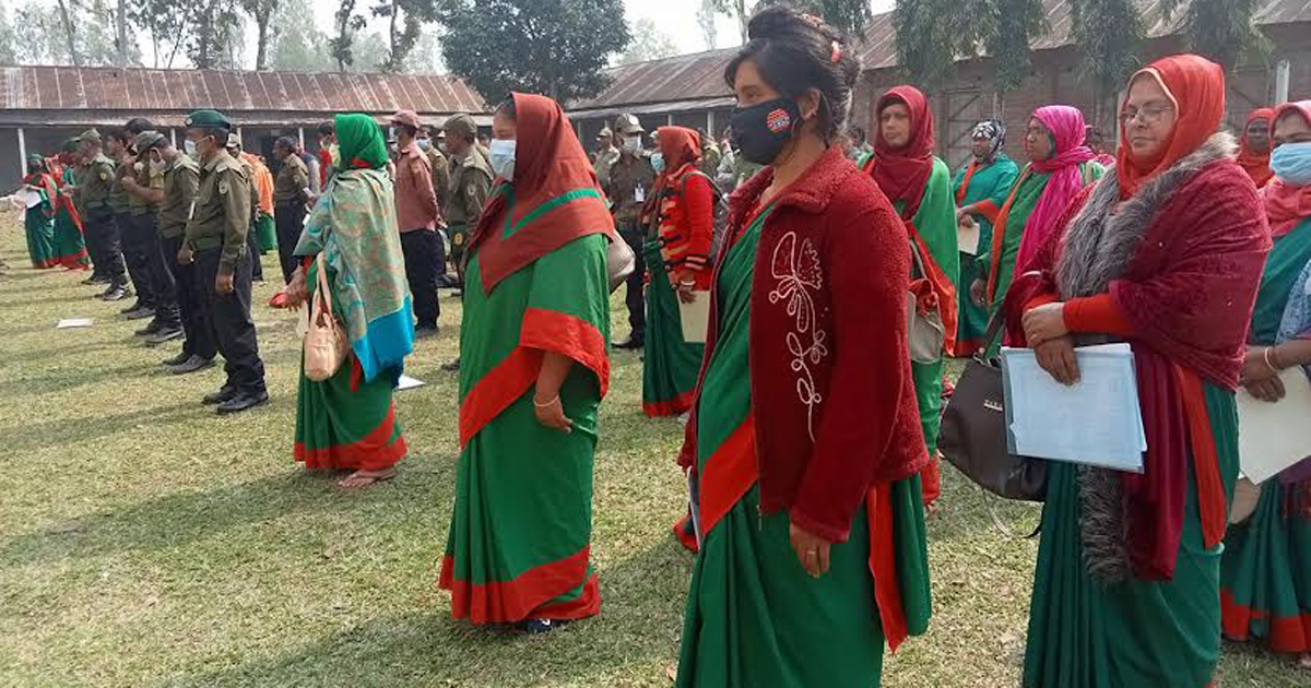 শৃঙ্খলা রক্ষায় ভোটকেন্দ্রে দায়িত্ব নিতে চান তারা