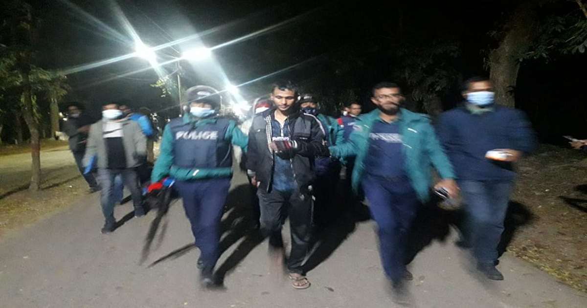 শাবিপ্রবি শিক্ষককে ফেনসিডিল দিতে গিয়ে আটক ২