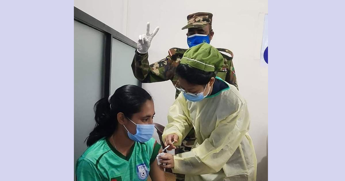 করোনা টিকা নিলেন তহুরা-কৃঞ্চানারা