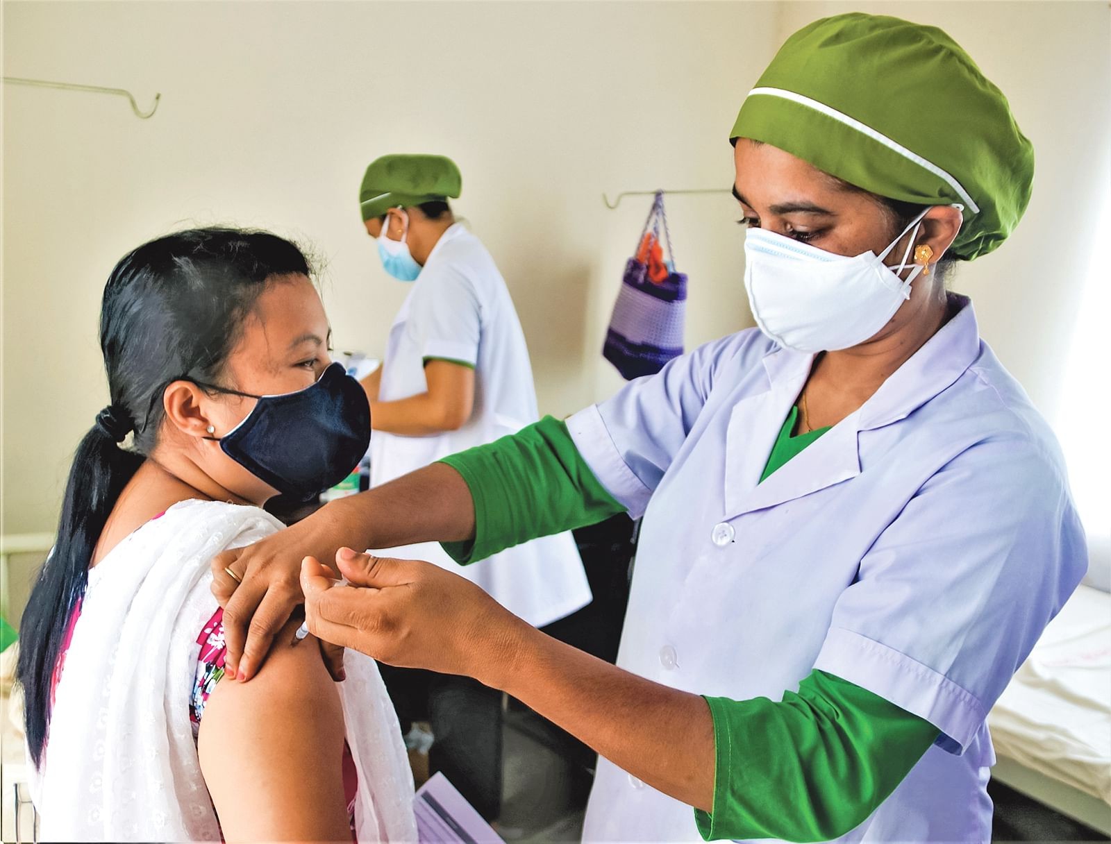 দেশের প্রায় ১৬ কোটি মানুষ করোনার টিকা নিয়েছে