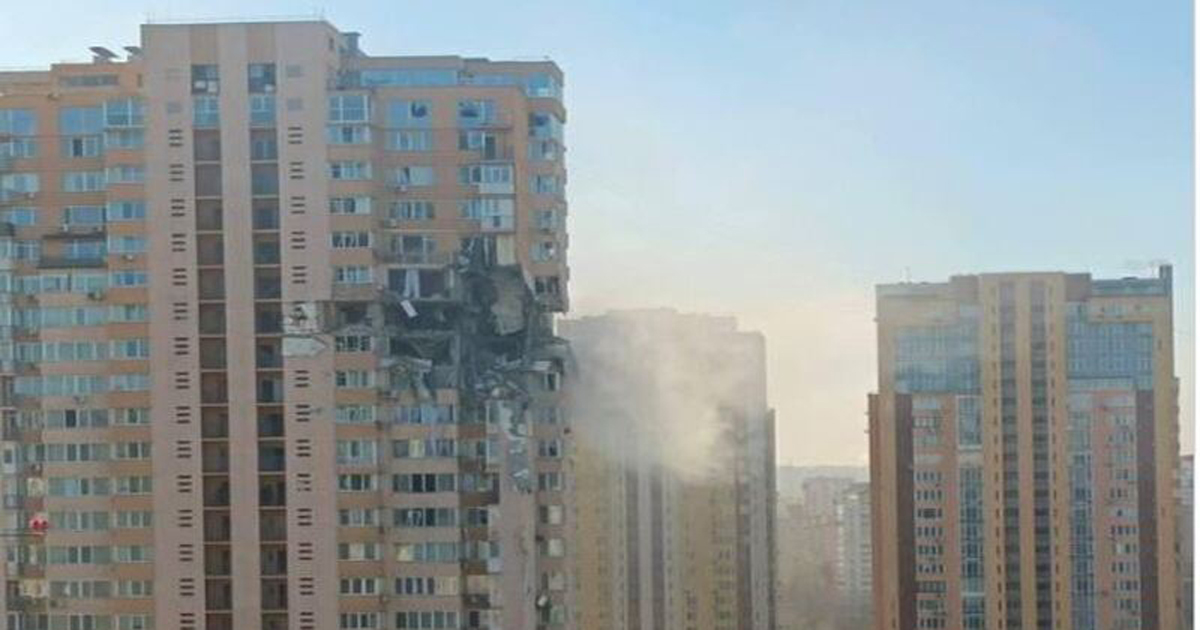 কিয়েভে দুই ক্ষেপণাস্ত্রের আঘাত